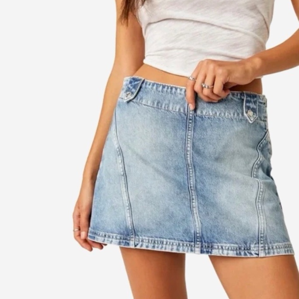 We The Free by Free People Runaway Denim Mini Skirt | Blue | Size 24 ✌️